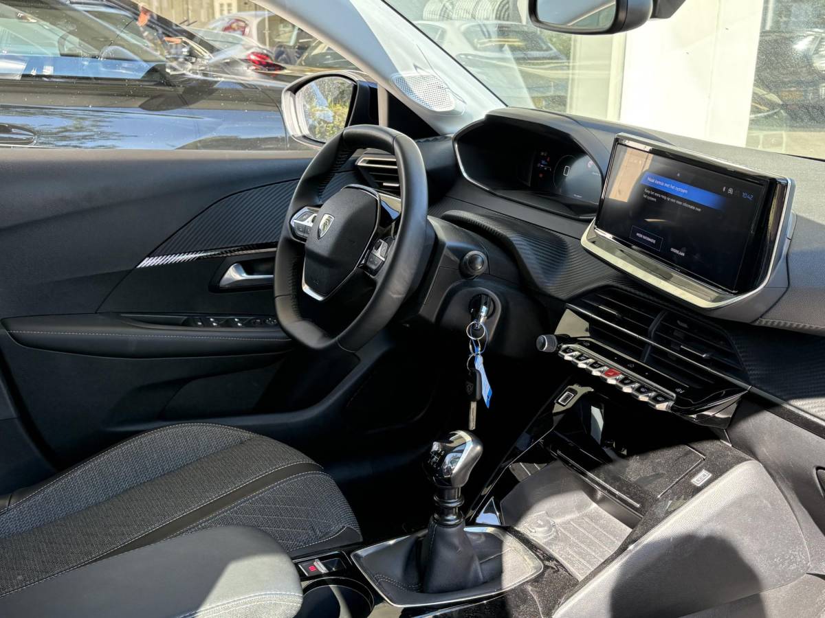 Peugeot 208 Peugeot 208 1.2T 100pk Allure | 2025 | Parkeersensoren | Cruise Control | Privacy Glass | Draadloos Apple Carplay/Android Auto