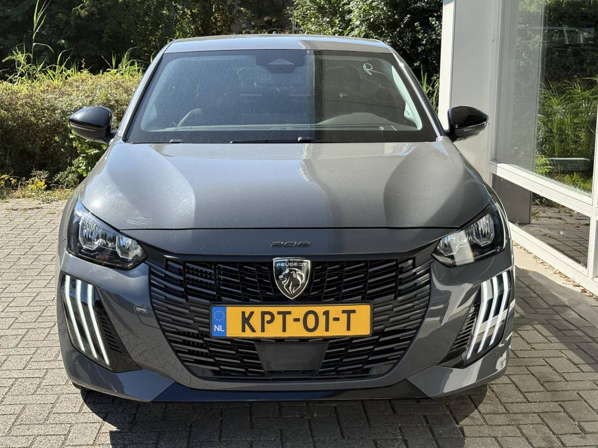Peugeot 208 Peugeot 208 1.2T 100pk Allure | 2025 | Parkeersensoren | Cruise Control | Privacy Glass | Draadloos Apple Carplay/Android Auto