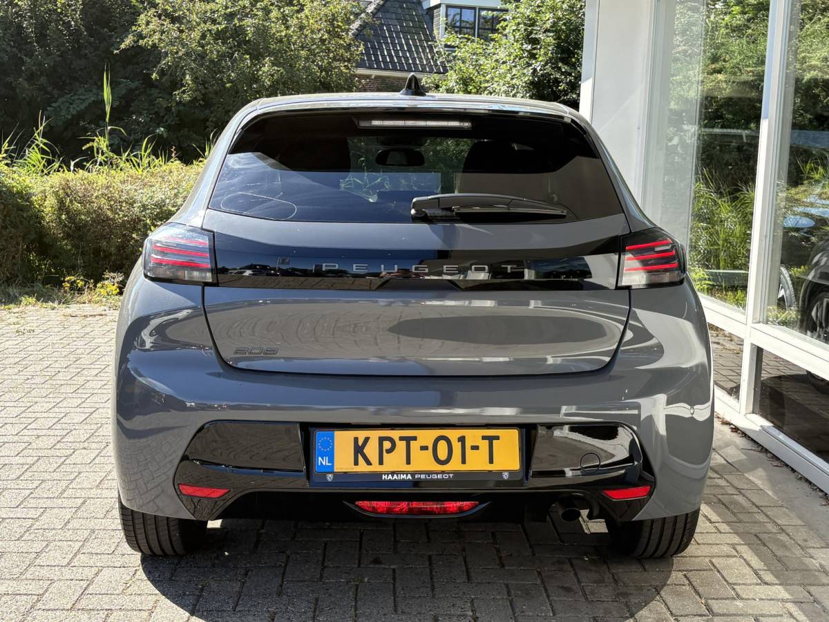 Peugeot 208 Peugeot 208 1.2T 100pk Allure | 2025 | Parkeersensoren | Cruise Control | Privacy Glass | Draadloos Apple Carplay/Android Auto