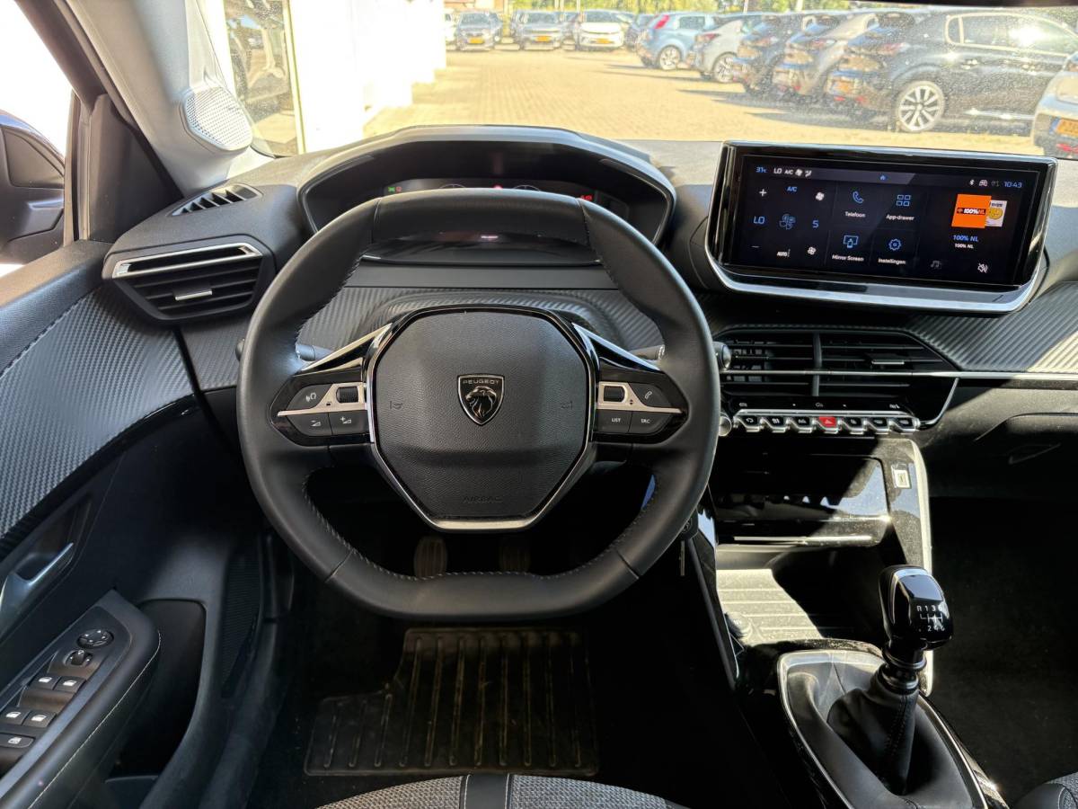 Peugeot 208 Peugeot 208 1.2T 100pk Allure | 2025 | Parkeersensoren | Cruise Control | Privacy Glass | Draadloos Apple Carplay/Android Auto