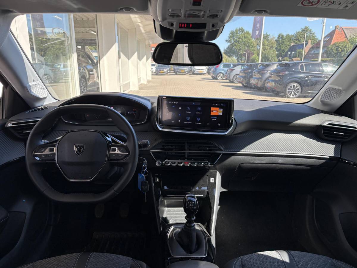 Peugeot 208 Peugeot 208 1.2T 100pk Allure | 2025 | Parkeersensoren | Cruise Control | Privacy Glass | Draadloos Apple Carplay/Android Auto