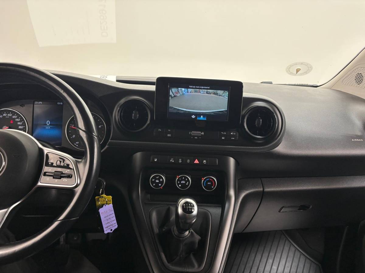 Mercedes-Benz Citan Mercedes-Benz Citan 110 CDI Pro Airco Cruise control Achteruitrijcamera Verwarmde stoel Trekhaak Parkeersensor achter Apple Carplay/ Android Auto