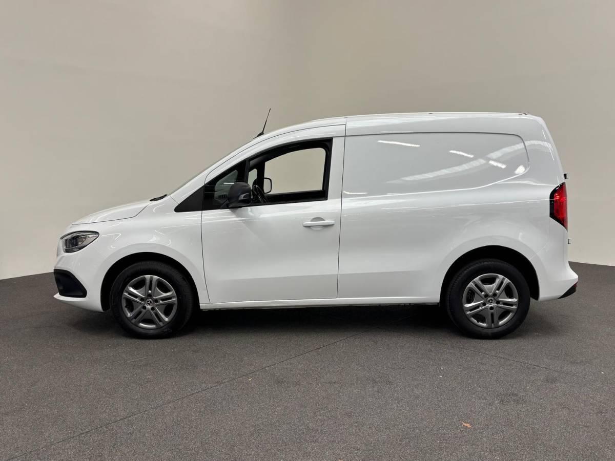 Mercedes-Benz Citan Mercedes-Benz Citan 110 CDI Pro Airco Cruise control Achteruitrijcamera Verwarmde stoel Trekhaak Parkeersensor achter Apple Carplay/ Android Auto