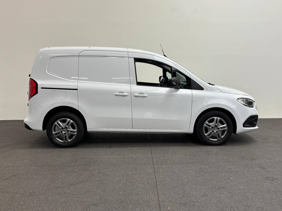 Mercedes-Benz Citan Mercedes-Benz Citan 110 CDI Pro Airco Cruise control Achteruitrijcamera Verwarmde stoel Trekhaak Parkeersensor achter Apple Carplay/ Android Auto