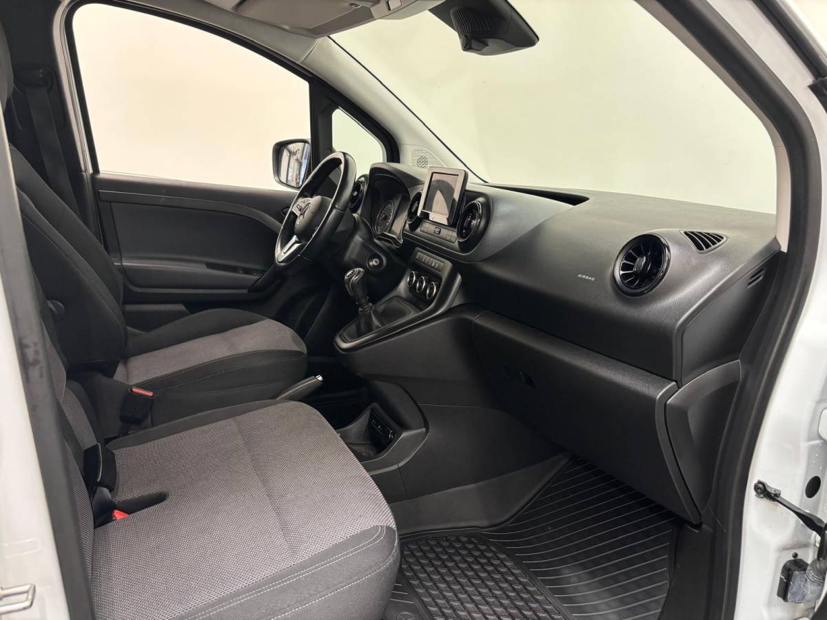 Mercedes-Benz Citan Mercedes-Benz Citan 110 CDI Pro Airco Cruise control Achteruitrijcamera Verwarmde stoel Trekhaak Parkeersensor achter Apple Carplay/ Android Auto