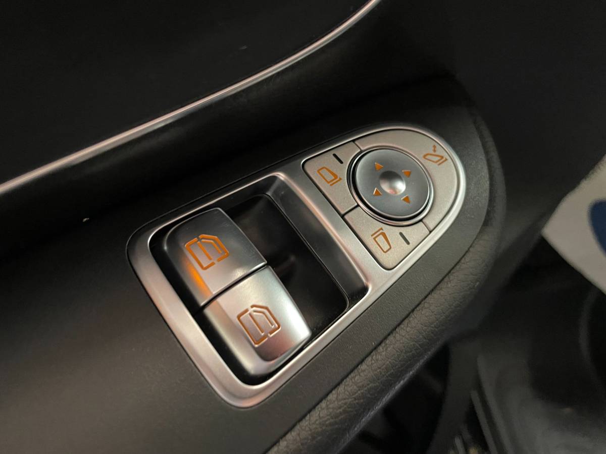 Mercedes-Benz V-Klasse Mercedes-Benz V-KLASSE 300d Lang DC Avantgarde/240 PK/PANO/NAVI/MARGE