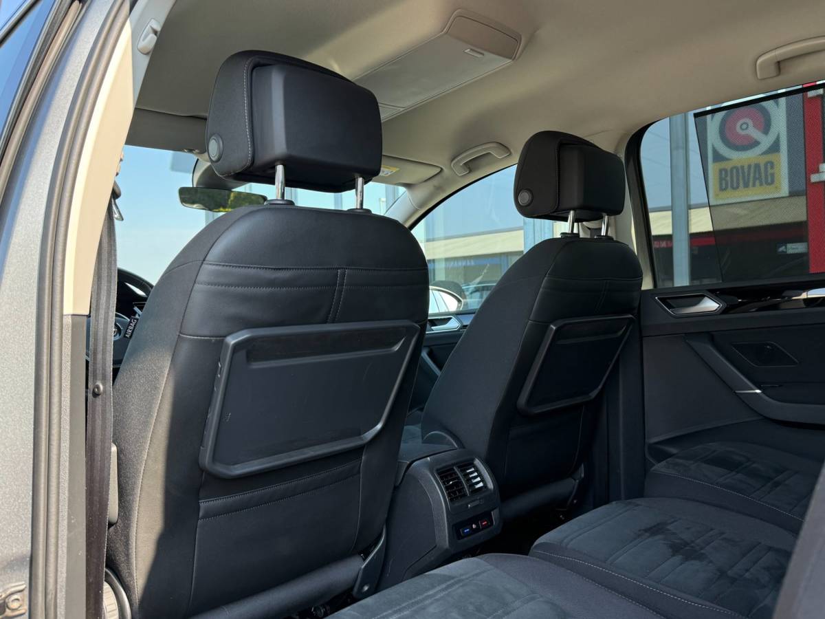 Volkswagen Touran Volkswagen Touran 1.5 TSI Highline Business 7p | Elek. klep