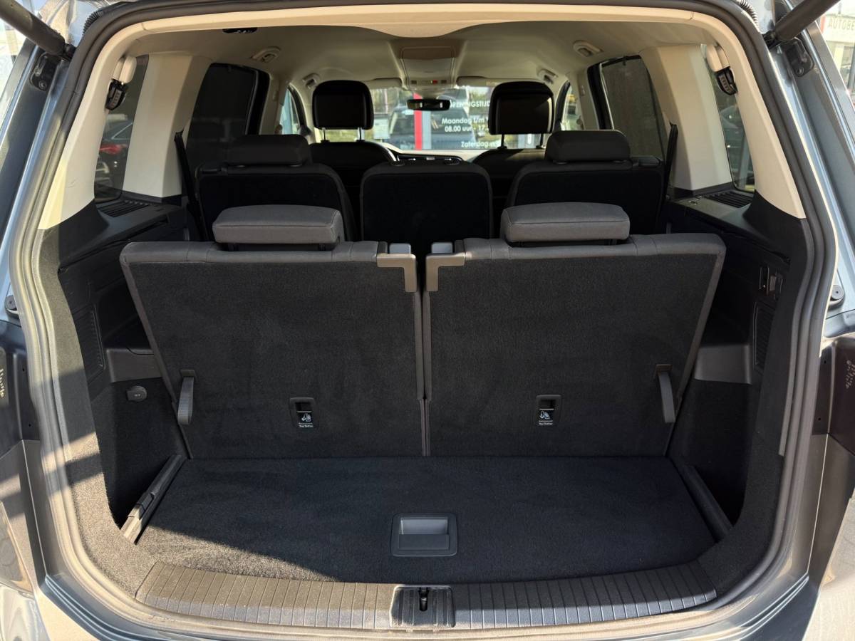 Volkswagen Touran Volkswagen Touran 1.5 TSI Highline Business 7p | Elek. klep