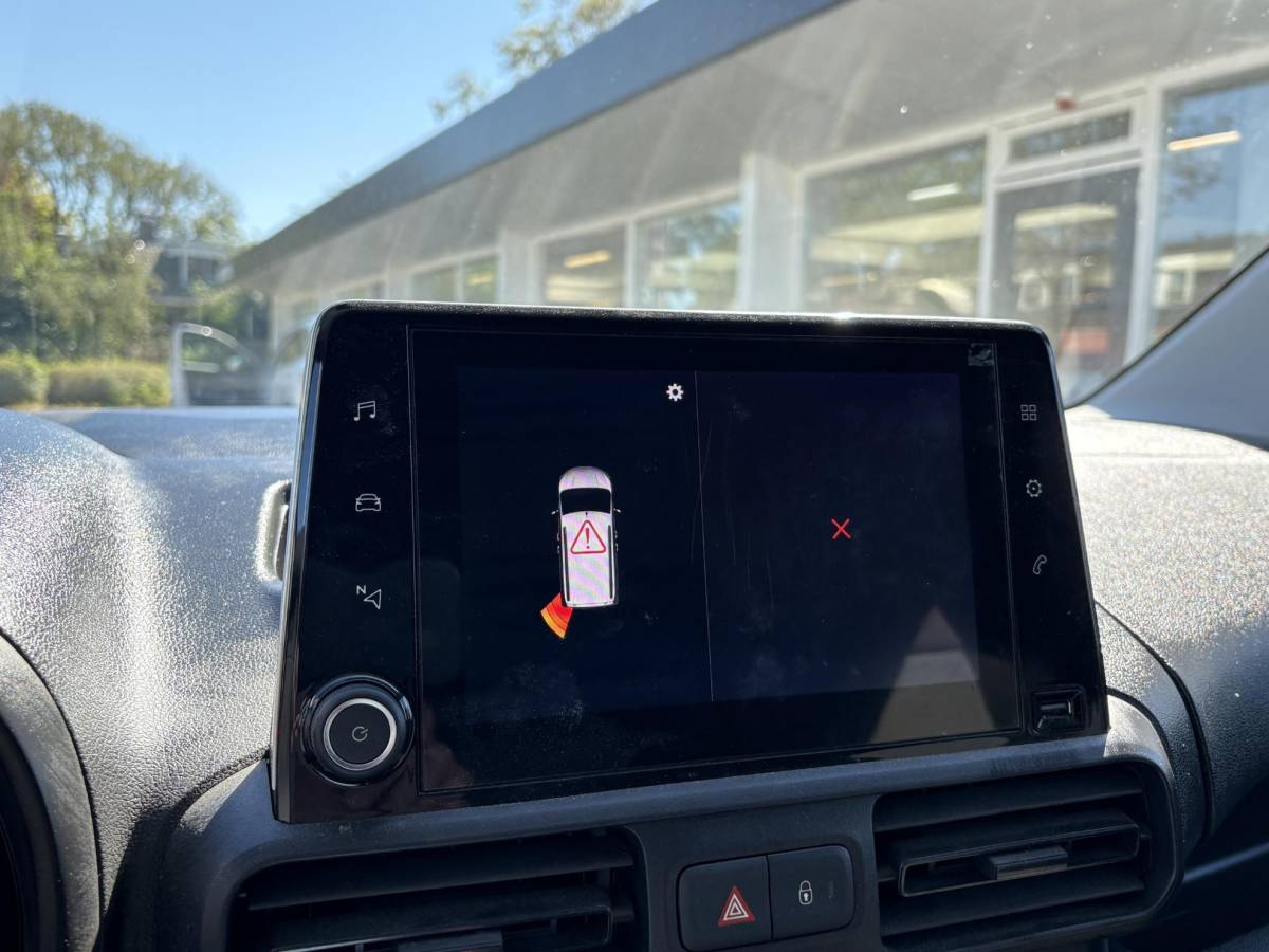 Opel Combo Opel Combo 1.5 BlueHDi 100 S&S L1 | Apple Carplay/Android Auto | Parkeeersensoren | Cruise Control | Zijschuifdeur rechts | Airconditioning