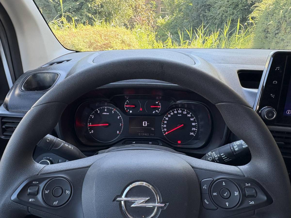 Opel Combo Opel Combo 1.5 BlueHDi 100 S&S L1 | Apple Carplay/Android Auto | Parkeeersensoren | Cruise Control | Zijschuifdeur rechts | Airconditioning