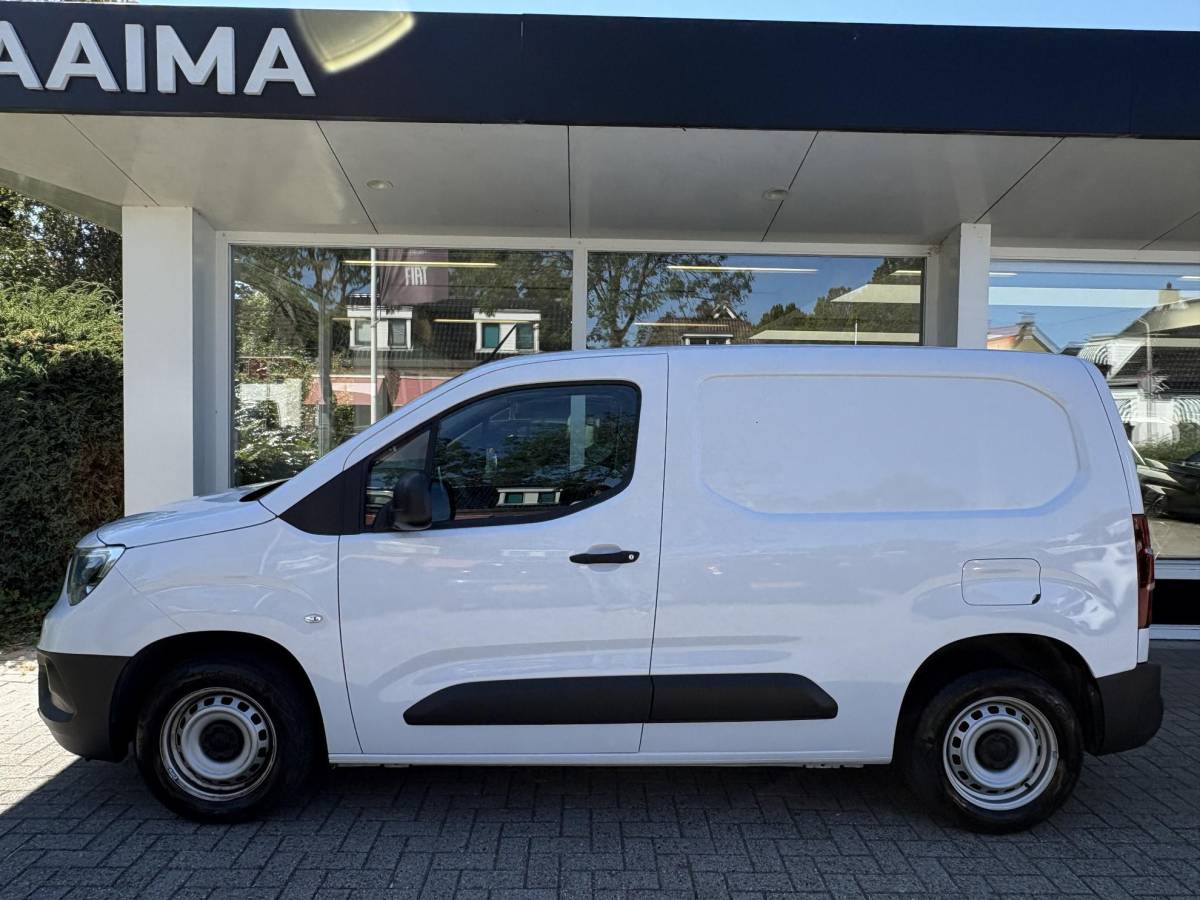 Opel Combo Opel Combo 1.5 BlueHDi 100 S&S L1 | Apple Carplay/Android Auto | Parkeeersensoren | Cruise Control | Zijschuifdeur rechts | Airconditioning
