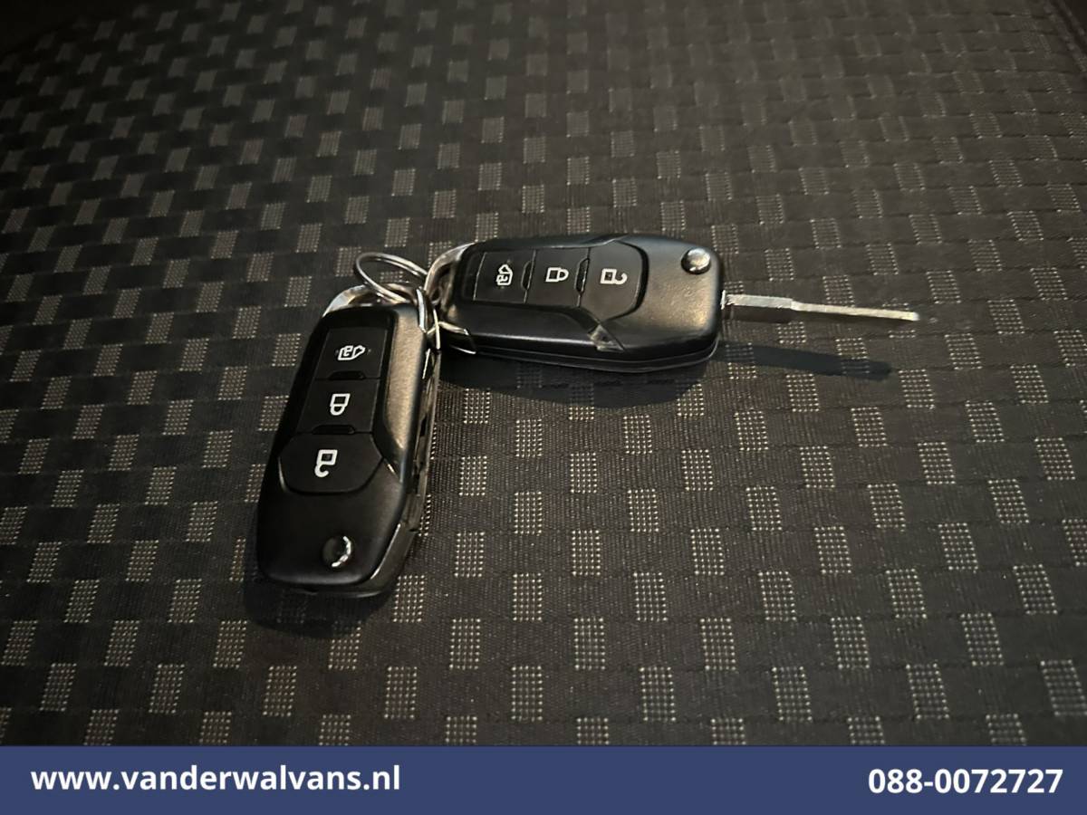 Ford Transit Connect Ford Transit Connect 2.0 EcoBlue 100pk L2H1 Euro6 Airco | Camera | Navigatie | Apple Carplay | LM Velgen Android Auto, Cruisecontrol, Verwarmde voorruit, Stoelverwarming, Parkeersensoren