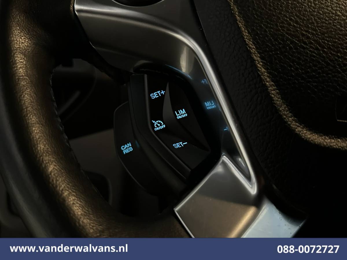 Ford Transit Connect Ford Transit Connect 2.0 EcoBlue 100pk L2H1 Euro6 Airco | Camera | Navigatie | Apple Carplay | LM Velgen Android Auto, Cruisecontrol, Verwarmde voorruit, Stoelverwarming, Parkeersensoren