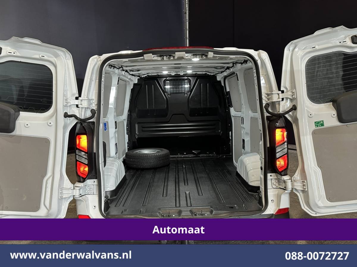 Ford Transit Custom Ford Transit Custom 2.0 TDCI 136pk Automaat L1H1 Euro6 Airco | Camera | Apple Carplay | Cruisecontrol | LED | 2740kg trekhaak Android Auto, Parkeersensoren, Verwarmde voorruit, Bijrijdersbank