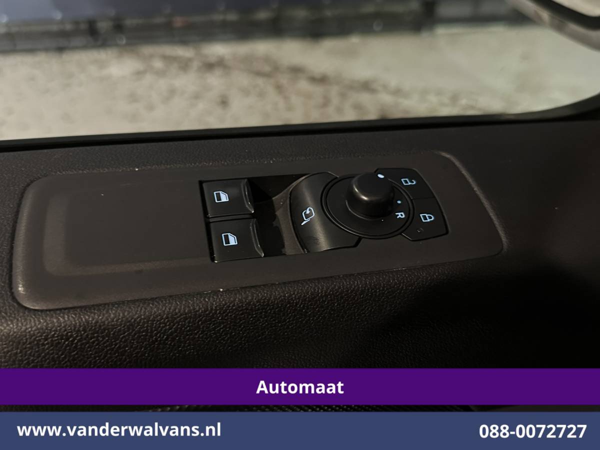 Ford Transit Custom Ford Transit Custom 2.0 TDCI 136pk Automaat L1H1 Euro6 Airco | Camera | Apple Carplay | Cruisecontrol | LED | 2740kg trekhaak Android Auto, Parkeersensoren, Verwarmde voorruit, Bijrijdersbank
