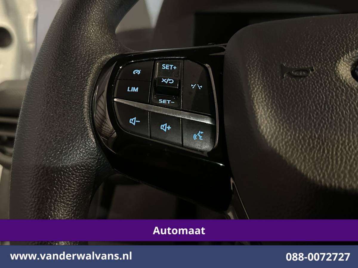 Ford Transit Custom Ford Transit Custom 2.0 TDCI 136pk Automaat L1H1 Euro6 Airco | Camera | Apple Carplay | Cruisecontrol | LED | 2740kg trekhaak Android Auto, Parkeersensoren, Verwarmde voorruit, Bijrijdersbank