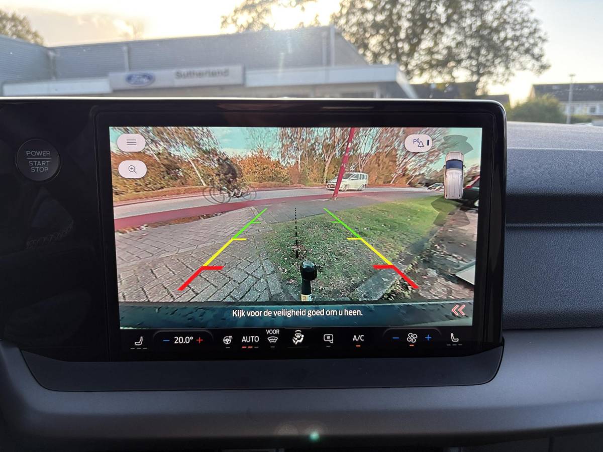 Ford E-Transit Courier Ford E-Transit Courier Limited 46 kWh | 136pk | Adaptive cruise control | Navigatie | Laadvloerbescherming | Trekhaak | LED Laadruimteverlichting