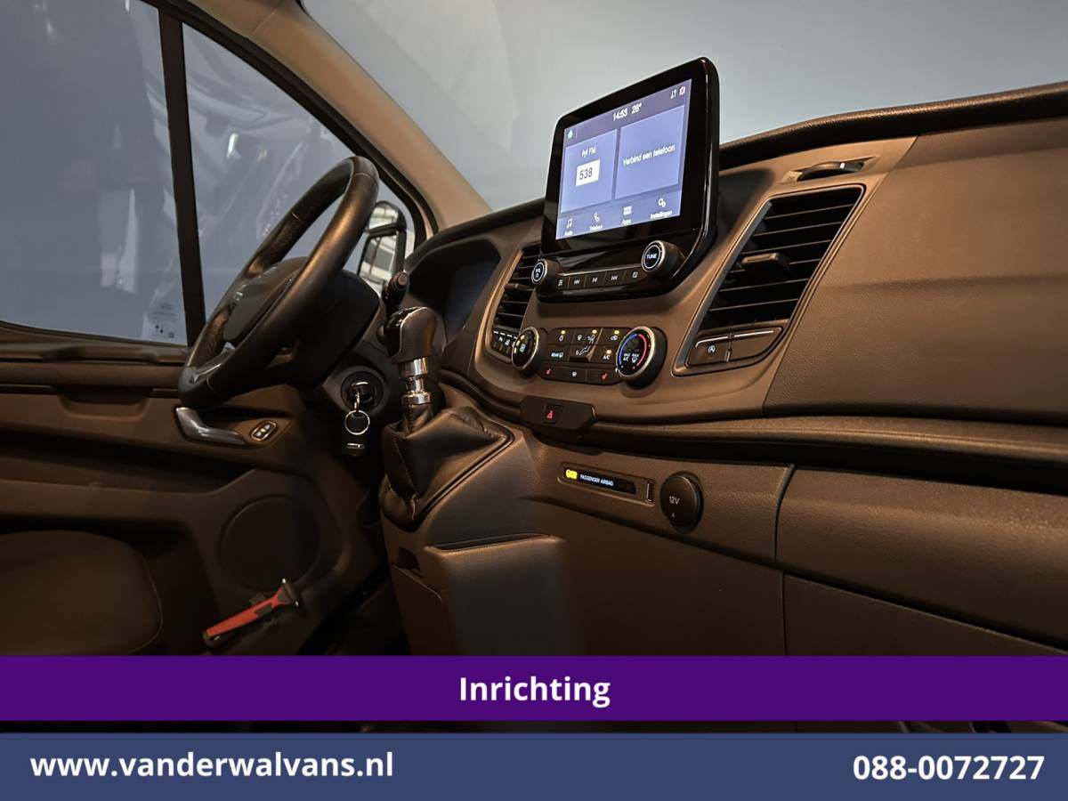 Ford Transit Custom Ford Transit Custom 2.0 TDCI 130pk L2H1 Inrichting Euro6 Airco | Camera | 2800kg Trekhaak | LED | Cruisecontrol Stoelverwarming, Verwarmde voorruit, Parkeersensoren, Achterklep
