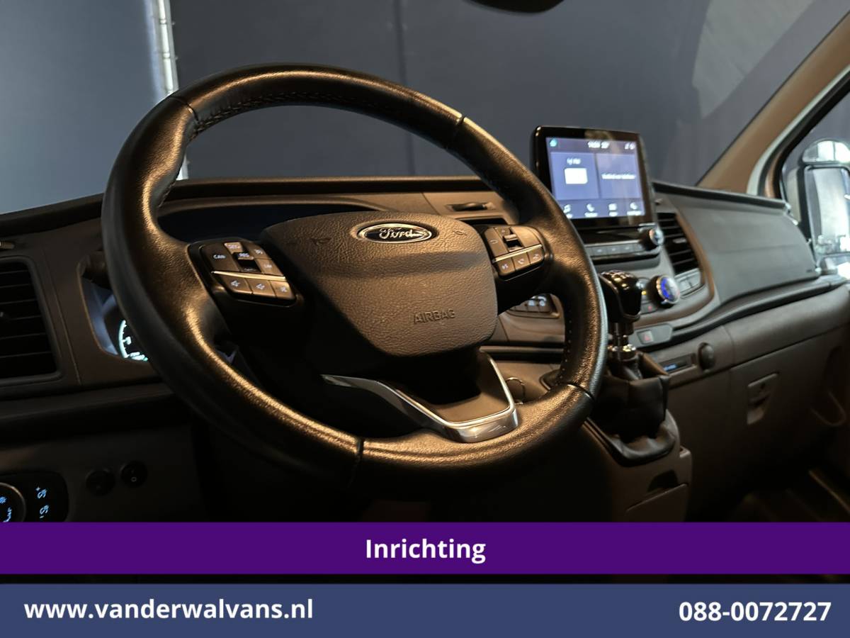 Ford Transit Custom Ford Transit Custom 2.0 TDCI 130pk L2H1 Inrichting Euro6 Airco | Camera | 2800kg Trekhaak | LED | Cruisecontrol Stoelverwarming, Verwarmde voorruit, Parkeersensoren, Achterklep