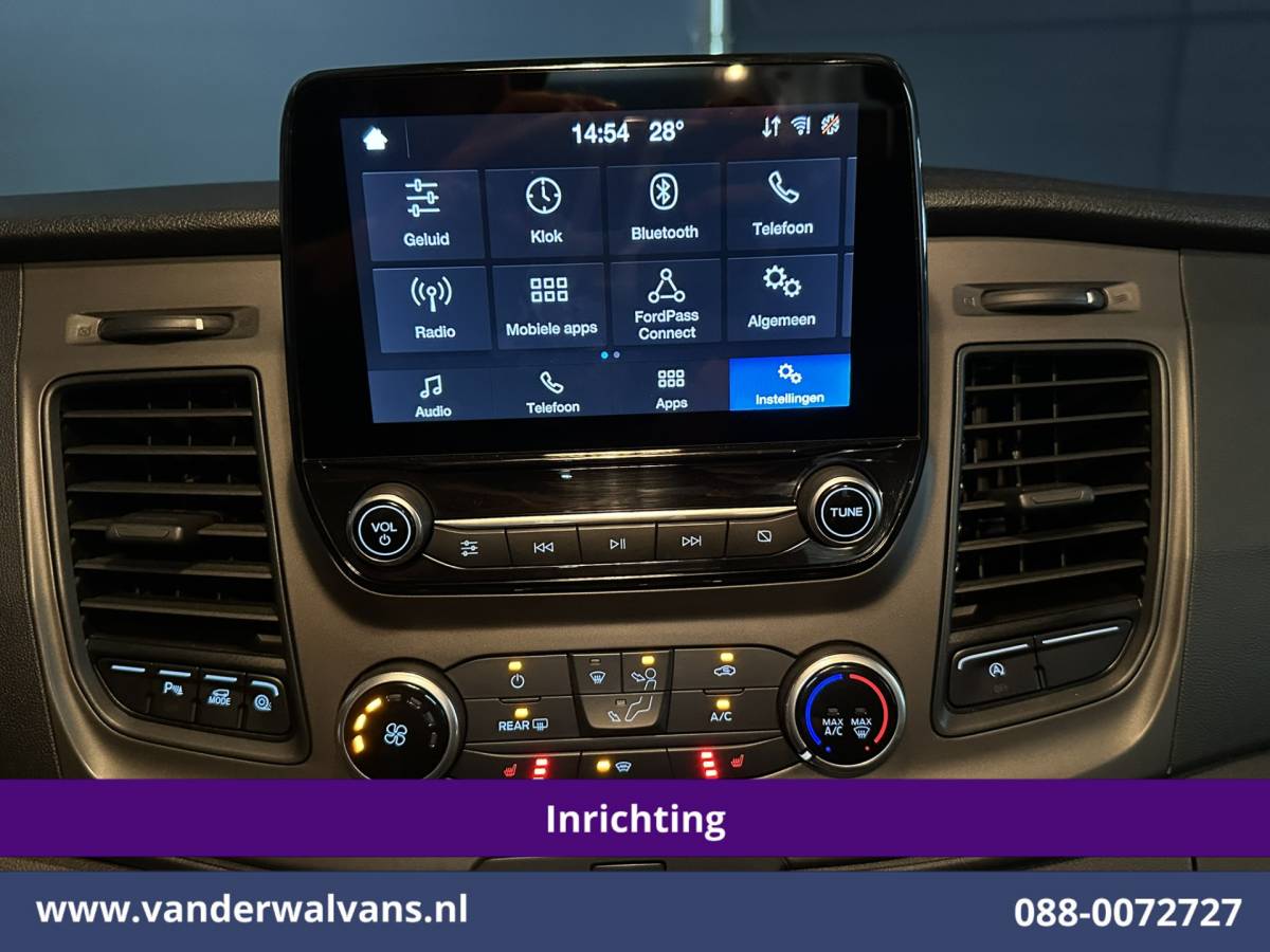 Ford Transit Custom Ford Transit Custom 2.0 TDCI 130pk L2H1 Inrichting Euro6 Airco | Camera | 2800kg Trekhaak | LED | Cruisecontrol Stoelverwarming, Verwarmde voorruit, Parkeersensoren, Achterklep