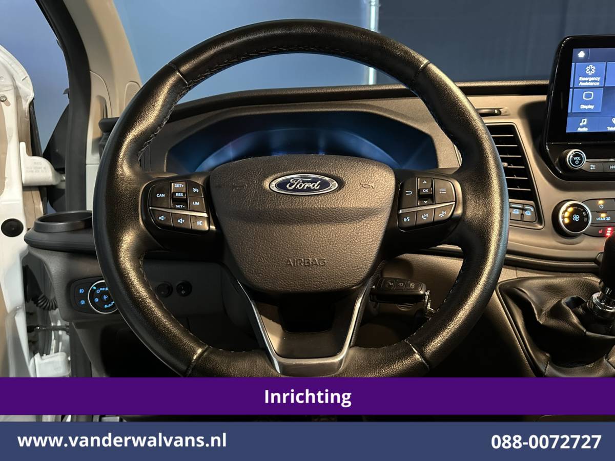 Ford Transit Custom Ford Transit Custom 2.0 TDCI 130pk L2H1 Inrichting Euro6 Airco | Camera | 2800kg Trekhaak | LED | Cruisecontrol Stoelverwarming, Verwarmde voorruit, Parkeersensoren, Achterklep