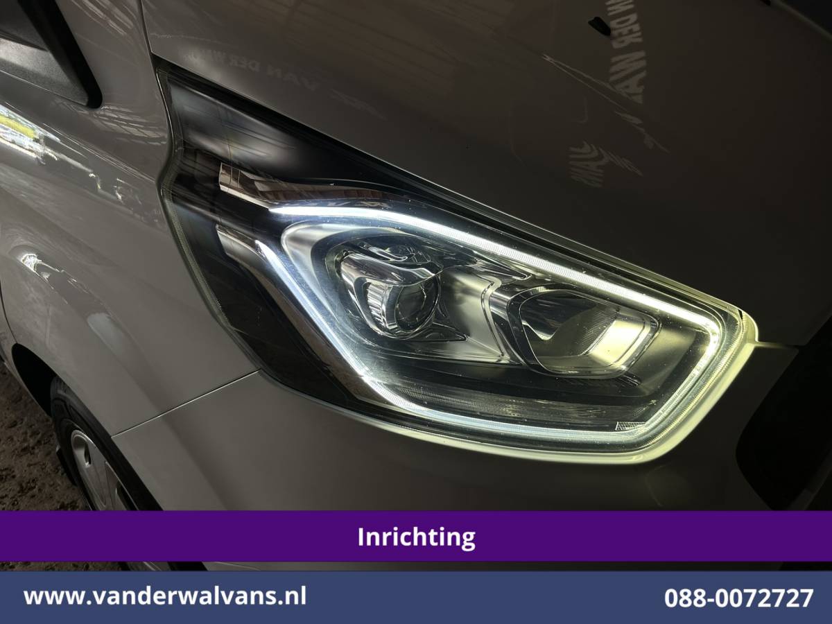 Ford Transit Custom Ford Transit Custom 2.0 TDCI 130pk L2H1 Inrichting Euro6 Airco | Camera | 2800kg Trekhaak | LED | Cruisecontrol Stoelverwarming, Verwarmde voorruit, Parkeersensoren, Achterklep
