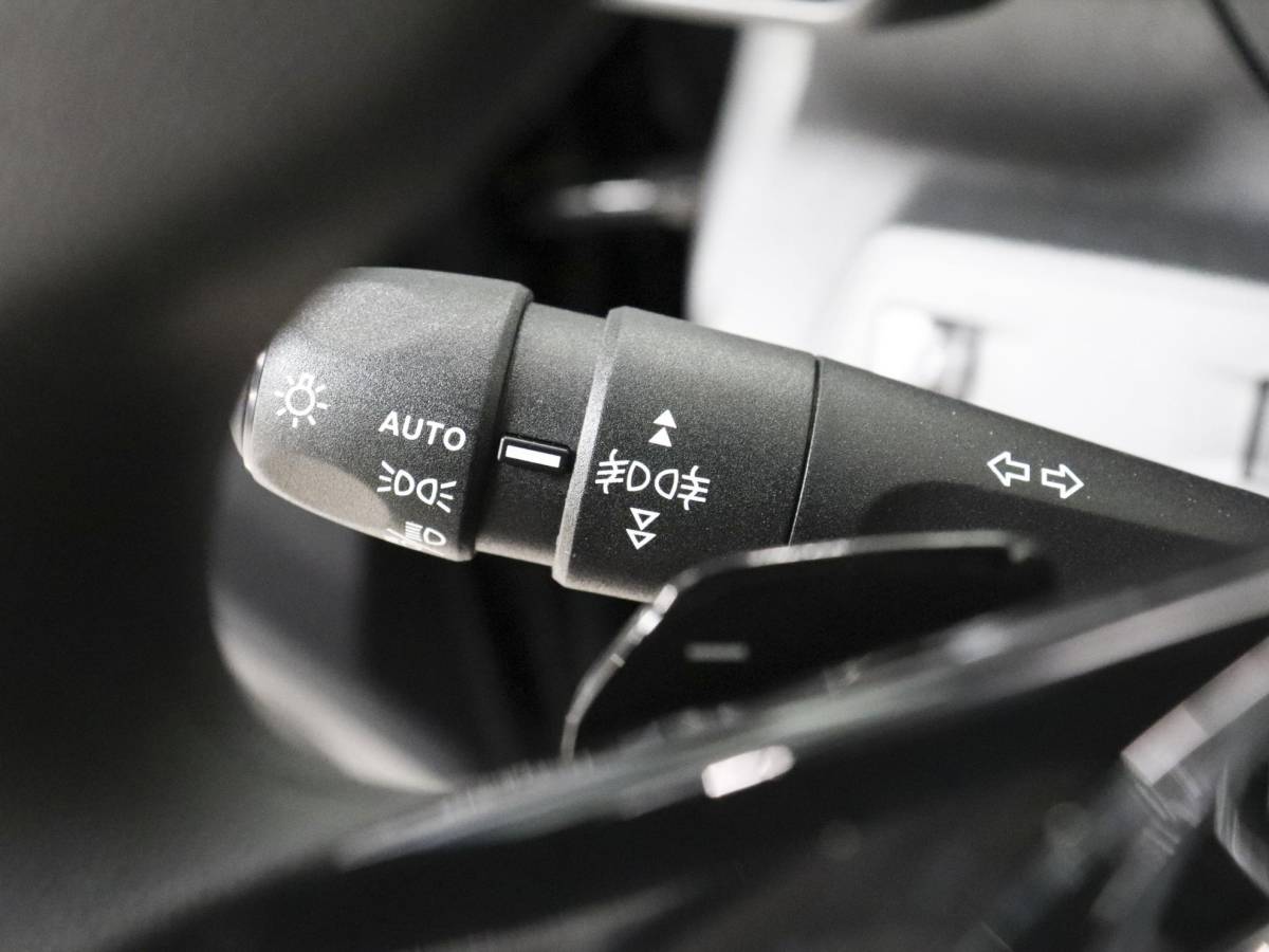 Peugeot Partner Peugeot Partner 1.5 BlueHDi 130PK L2 Automaat Airco Navi Cruise Trekhaak