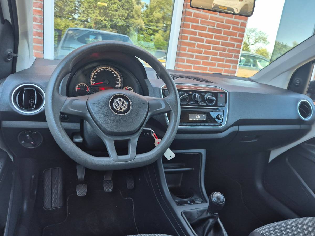 Volkswagen up! Volkswagen Up! 1.0 BMT take up! 60PK 5drs airco, elektr.ramen, radio/cd