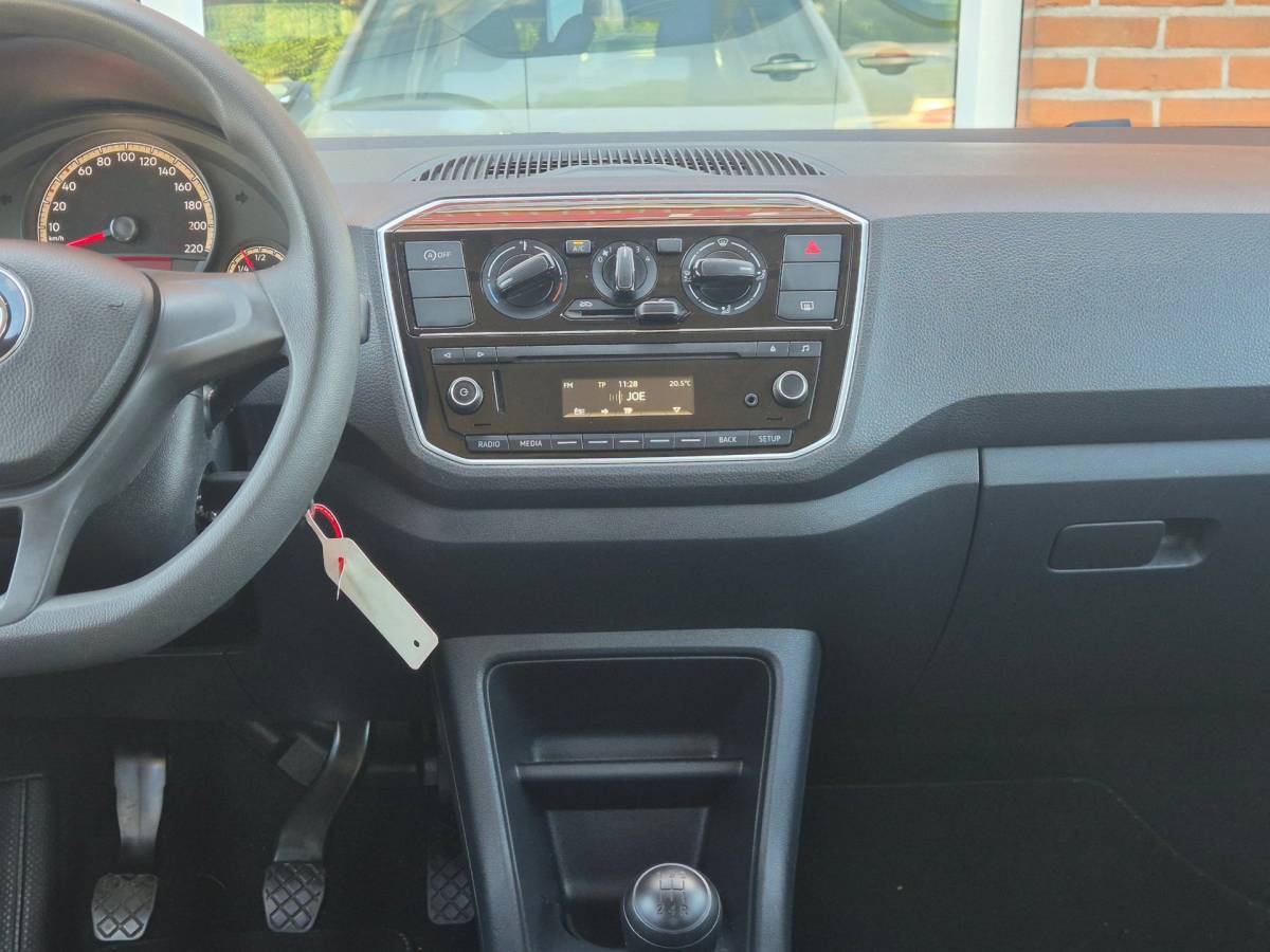 Volkswagen up! Volkswagen Up! 1.0 BMT take up! 60PK 5drs airco, elektr.ramen, radio/cd