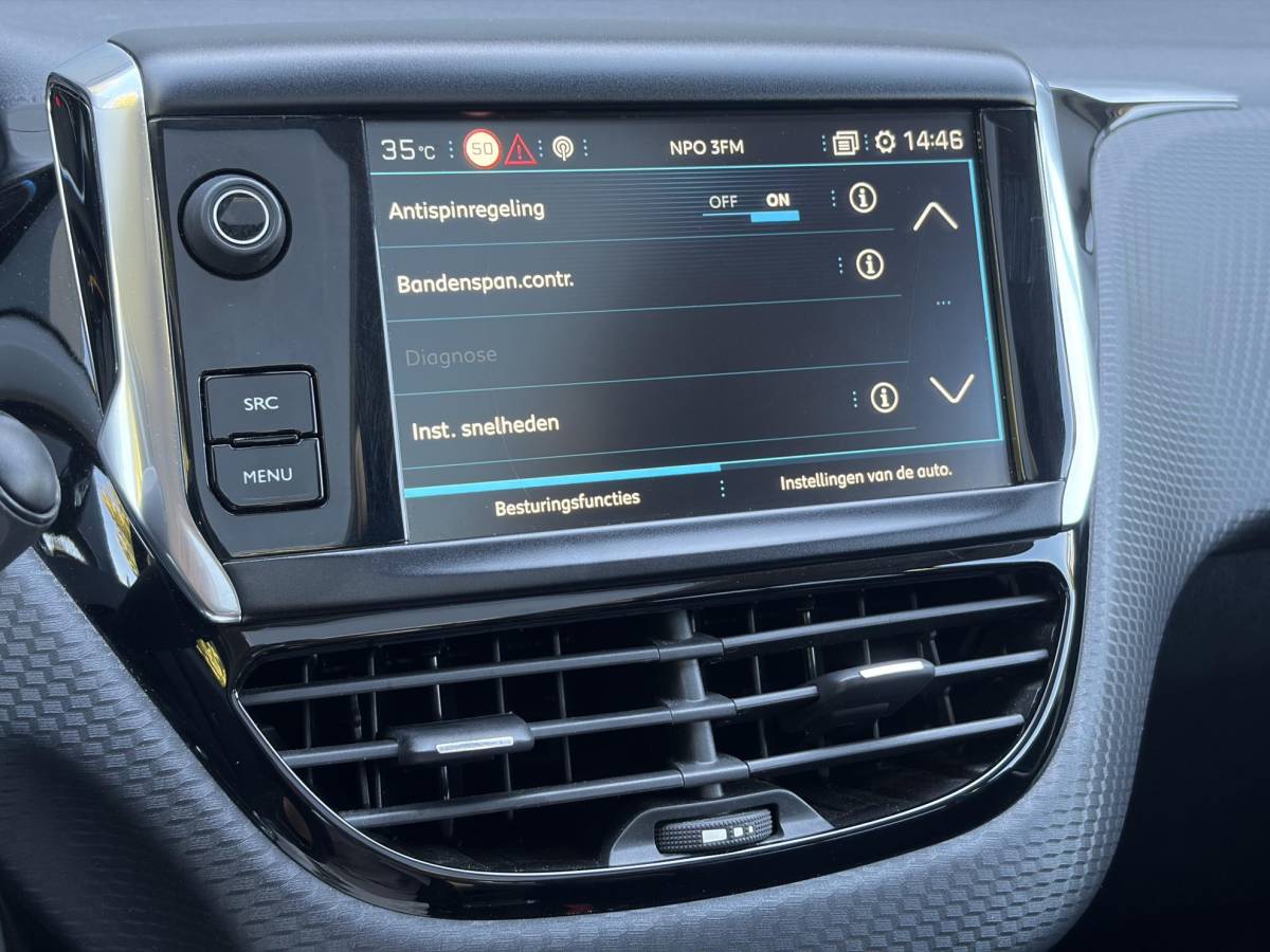 Peugeot 2008 Peugeot 2008 1.2 PureTech Allure D-riem vv in 02-2026 l Pano l Carplay l Camera l Halfleder l 110pk l Dealer Onderhouden l 2e Eigenaar l Navi l Clima l Cruise l Pdc l Lm velgen l Apk tot 02-2027
