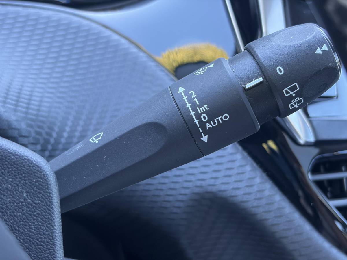 Peugeot 2008 Peugeot 2008 1.2 PureTech Allure D-riem vv in 02-2026 l Pano l Carplay l Camera l Halfleder l 110pk l Dealer Onderhouden l 2e Eigenaar l Navi l Clima l Cruise l Pdc l Lm velgen l Apk tot 02-2027