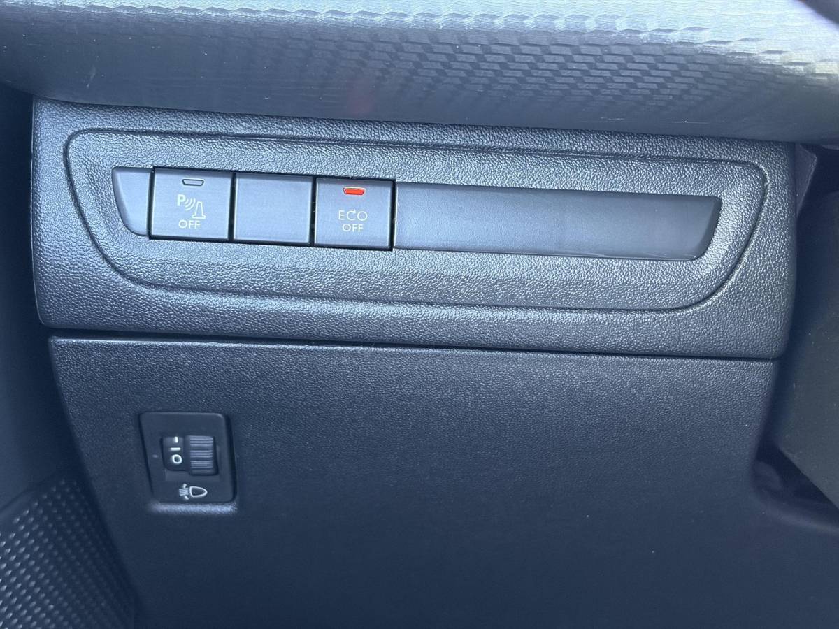 Peugeot 2008 Peugeot 2008 1.2 PureTech Allure D-riem vv in 02-2026 l Pano l Carplay l Camera l Halfleder l 110pk l Dealer Onderhouden l 2e Eigenaar l Navi l Clima l Cruise l Pdc l Lm velgen l Apk tot 02-2027