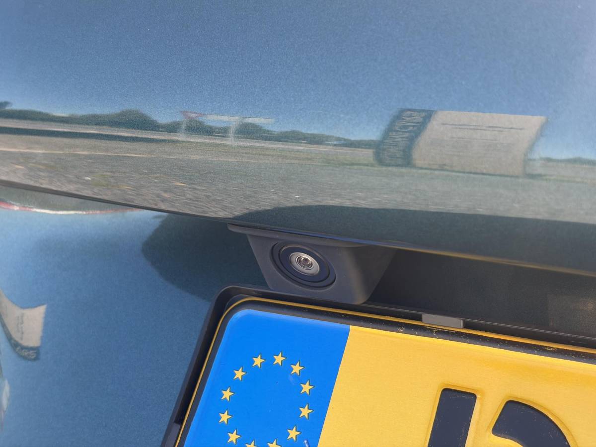 Peugeot 2008 Peugeot 2008 1.2 PureTech Allure D-riem vv in 02-2026 l Pano l Carplay l Camera l Halfleder l 110pk l Dealer Onderhouden l 2e Eigenaar l Navi l Clima l Cruise l Pdc l Lm velgen l Apk tot 02-2027