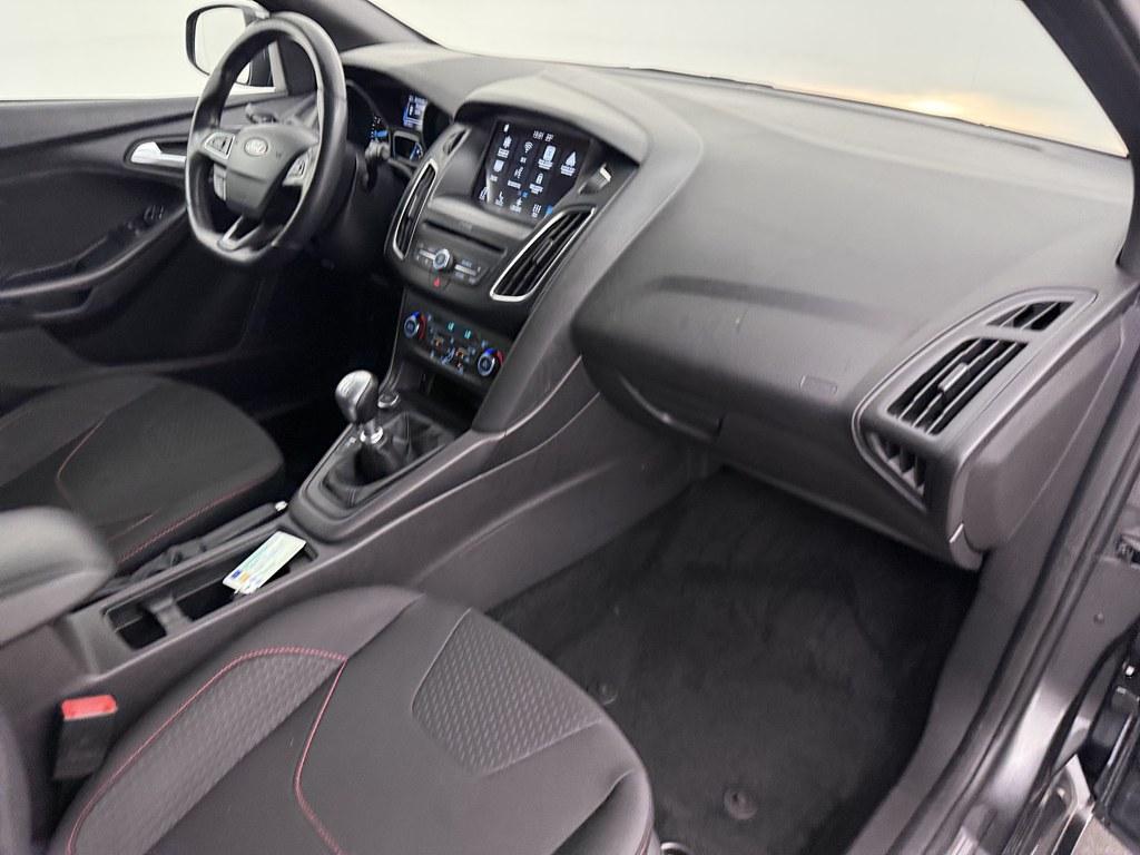 Ford Focus Ford Focus Wagon 1.5 ST-Line 150pk Trekhaak/Nav/Vooruitverw/Ecc/ Carplay