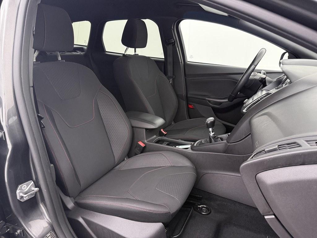 Ford Focus Ford Focus Wagon 1.5 ST-Line 150pk Trekhaak/Nav/Vooruitverw/Ecc/ Carplay