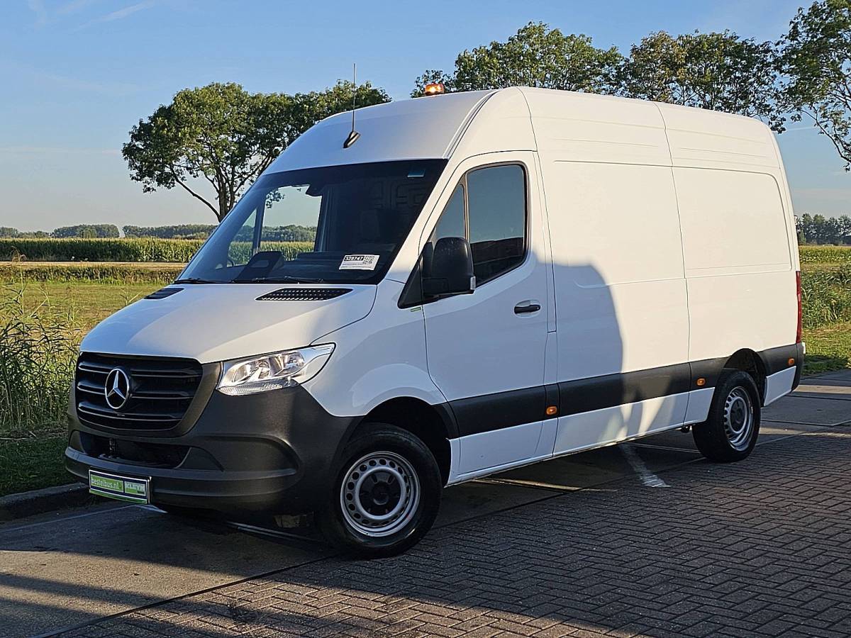 Mercedes-Benz Sprinter MERCEDES-BENZ SPRINTER 311 l2h2 mbux10  rwd