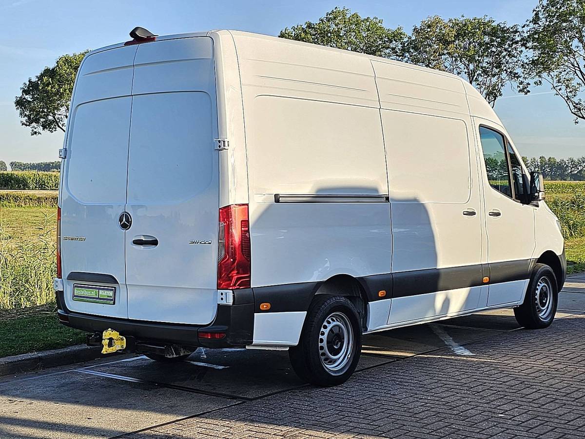 Mercedes-Benz Sprinter MERCEDES-BENZ SPRINTER 311 l2h2 mbux10  rwd