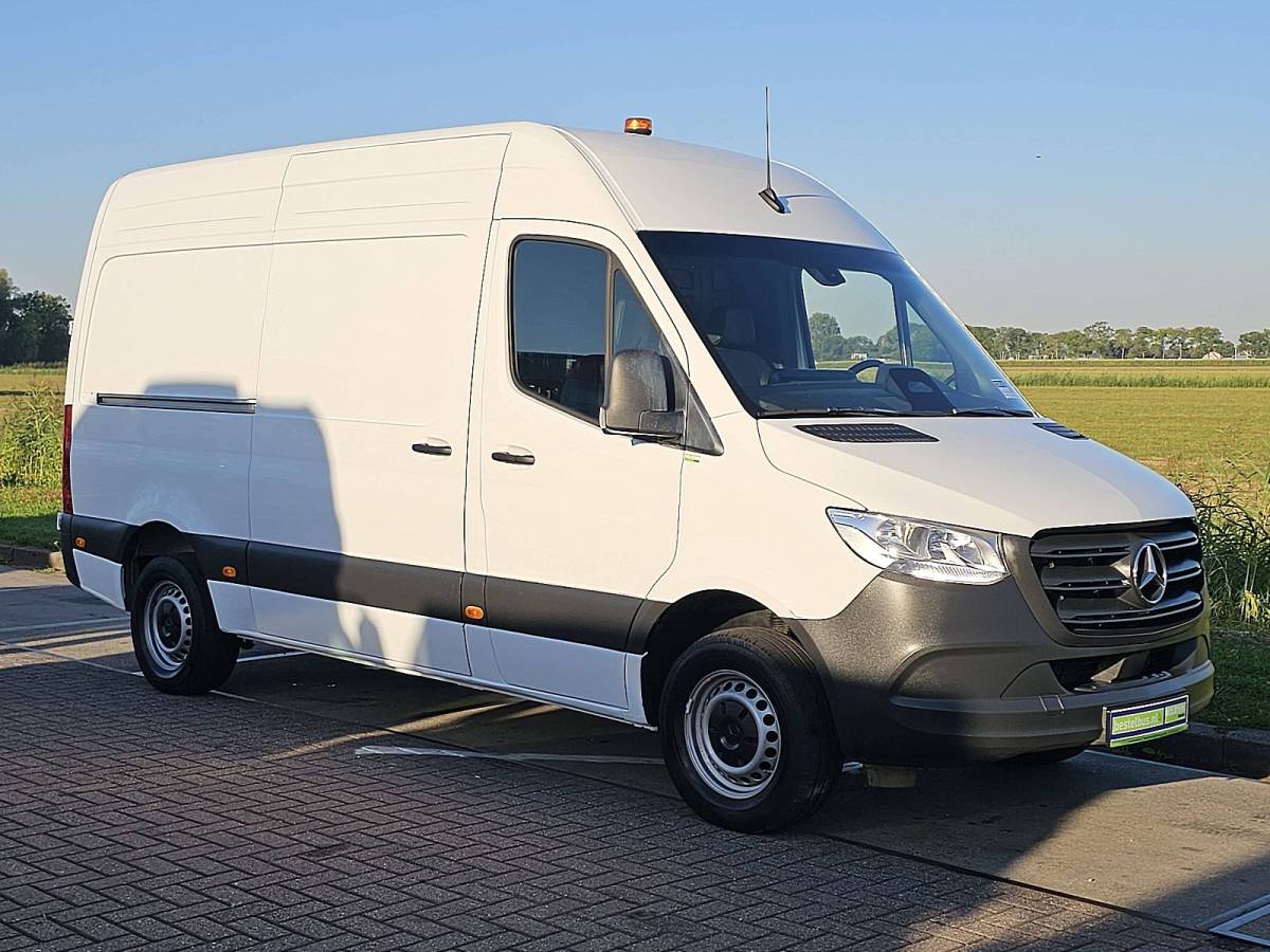 Mercedes-Benz Sprinter MERCEDES-BENZ SPRINTER 311 l2h2 mbux10  rwd
