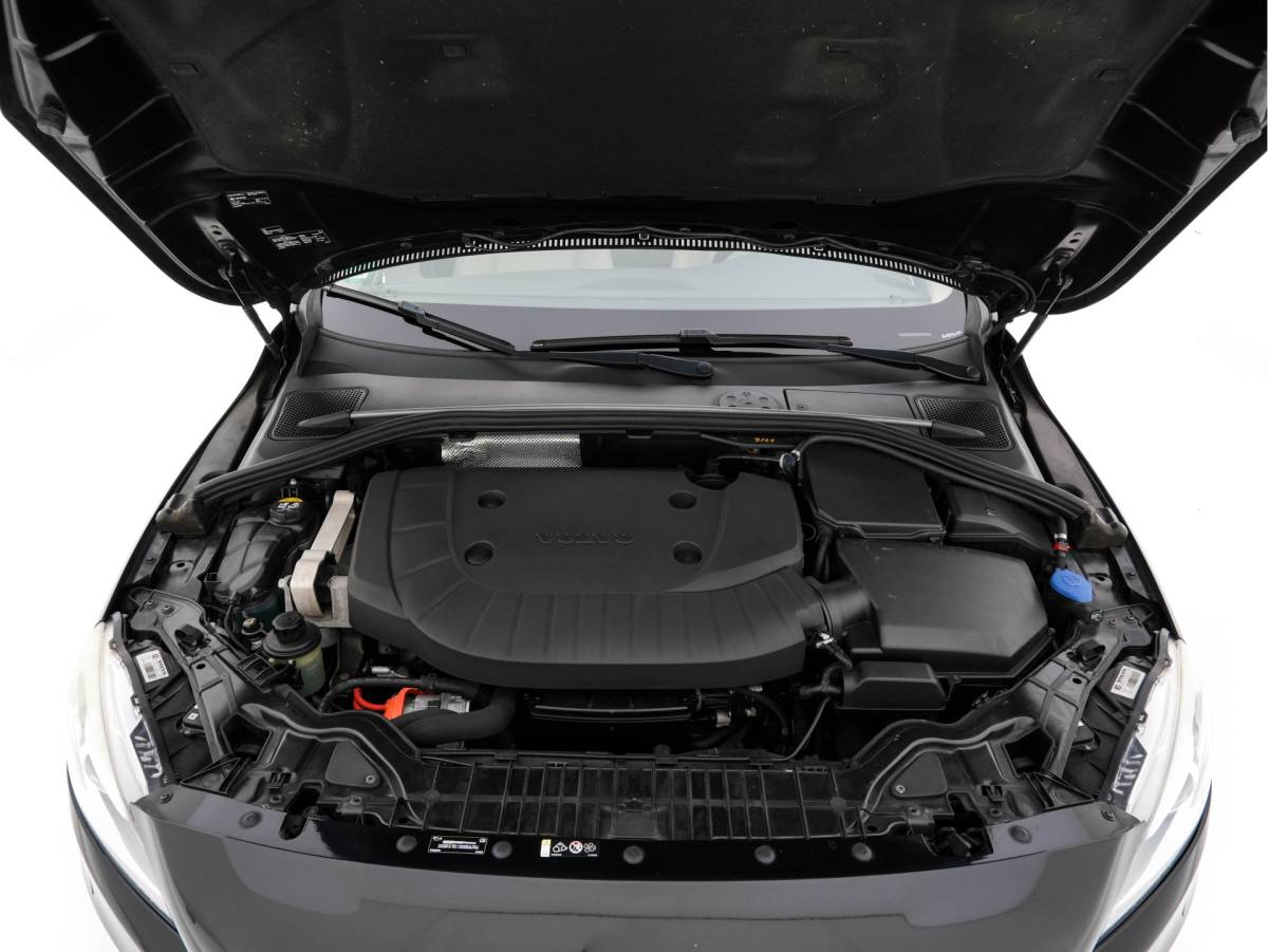 Volvo V60 Volvo V60 2.4 D6 Twin Engine Summum AWD Aut. *PANO | LEATHER | XENON | ADAPTIVE-CRUISE | HARMAN/KARDON-AUDIO  | BLIS | MEMORY-PACK | HEATED-COMFORTSEATS | CAMERA | PRIVACY-GLASS | NAVI-FULLMAP | ECC | ENTERTAINMENT-PACK |  PDC | 17