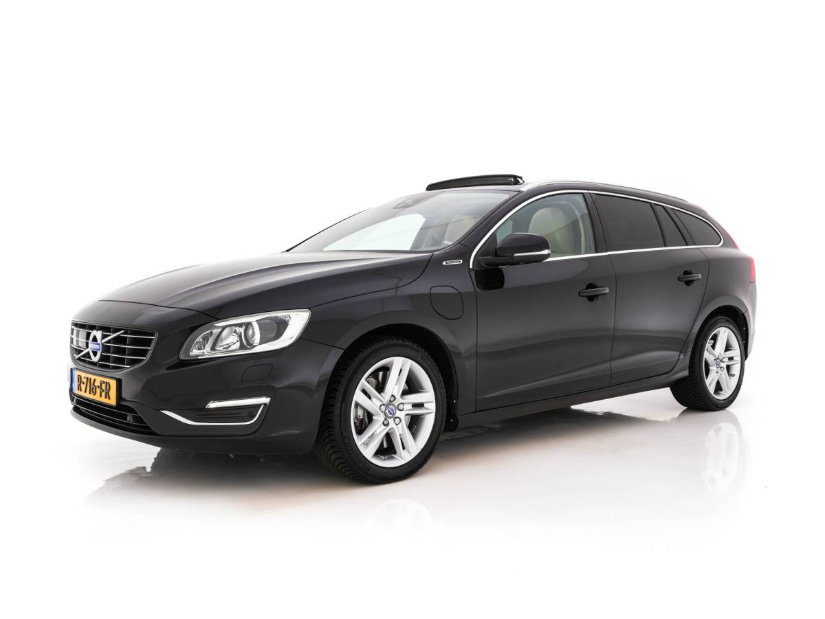 Volvo V60 Volvo V60 2.4 D6 Twin Engine Summum AWD Aut. *PANO | LEATHER | XENON | ADAPTIVE-CRUISE | HARMAN/KARDON-AUDIO  | BLIS | MEMORY-PACK | HEATED-COMFORTSEATS | CAMERA | PRIVACY-GLASS | NAVI-FULLMAP | ECC | ENTERTAINMENT-PACK |  PDC | 17