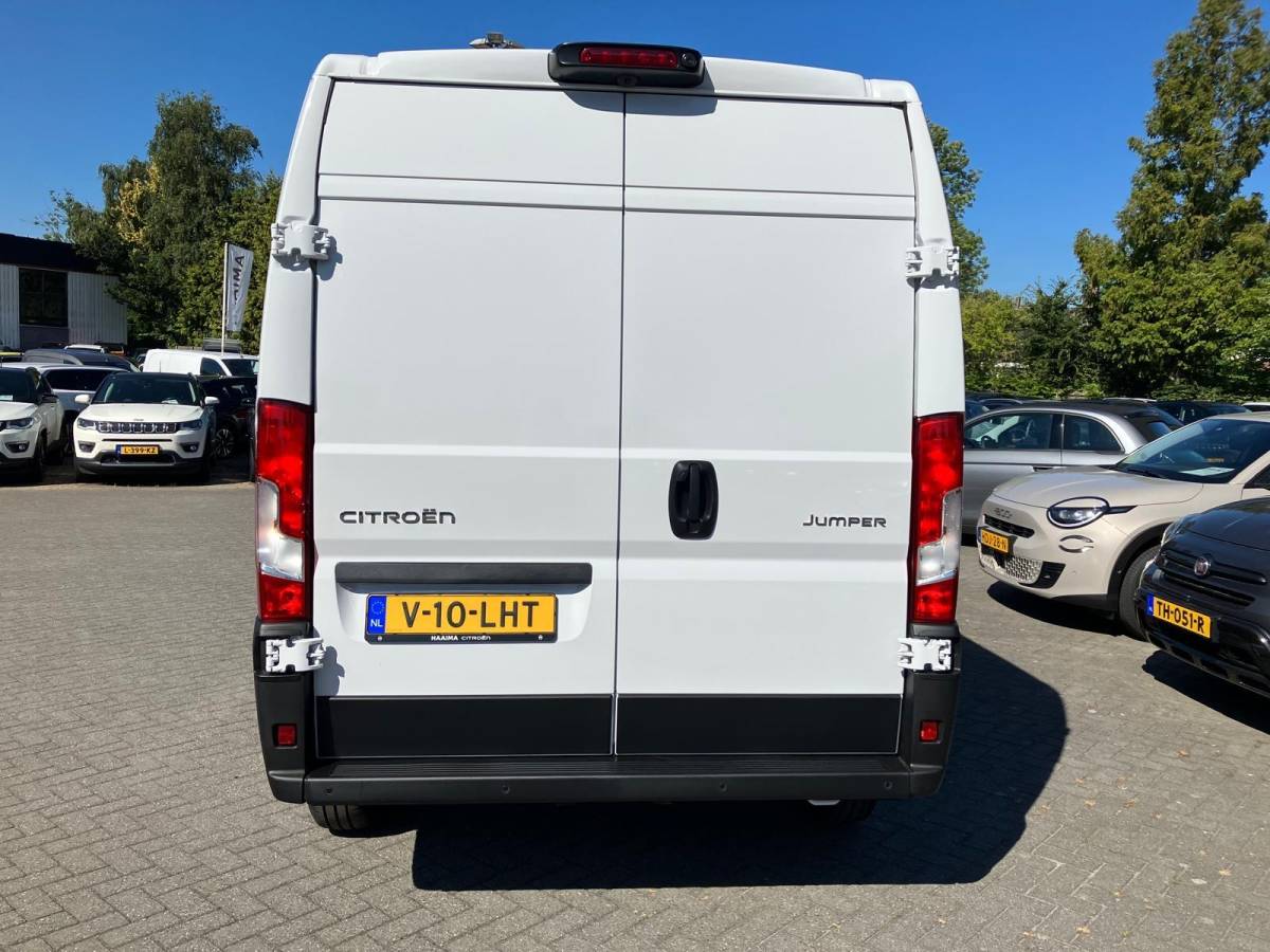 Citroën Jumper Citroen Jumper 2.2 BlueHDi 140 S&S L2H2 3.5t | Cruise control | Achteruitrijcamera | Digitale binnenspiegel | Navigatie | 3 persoons