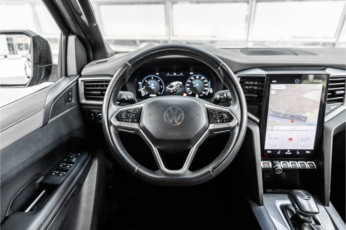 Volkswagen Amarok Volkswagen Amarok 3.0 TDI 4Motion | ACC | Side Assist | 360 Camera | Trekhaak | Harman Kardon | 20” velgen | Grijs kenteken | CarPlay | Lederen bekleding | Navigatie | Elek stoelen | LED Koplampen | Nieuwe APK