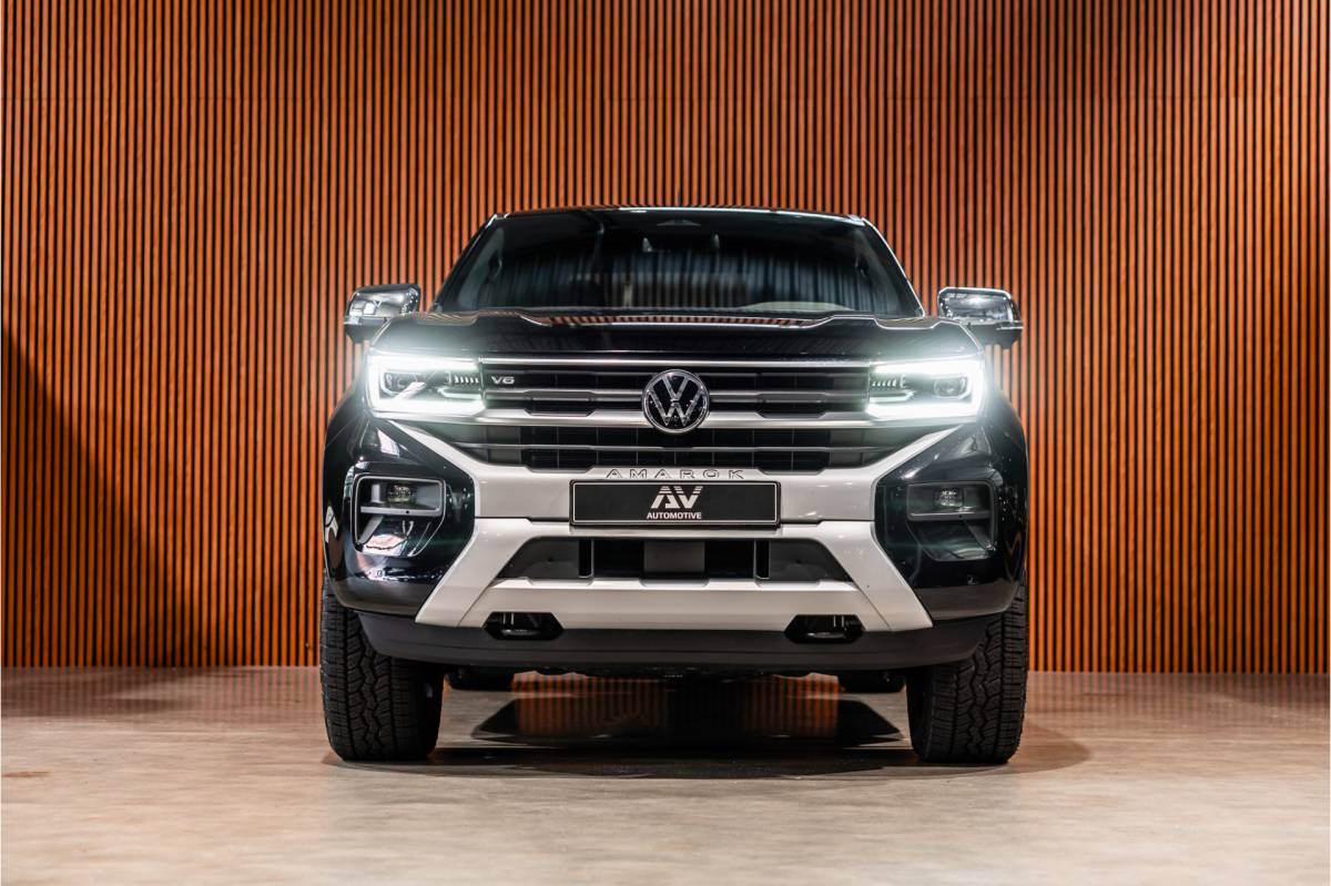 Volkswagen Amarok Volkswagen Amarok 3.0 TDI 4Motion | ACC | Side Assist | 360 Camera | Trekhaak | Harman Kardon | 20” velgen | Grijs kenteken | CarPlay | Lederen bekleding | Navigatie | Elek stoelen | LED Koplampen | Nieuwe APK