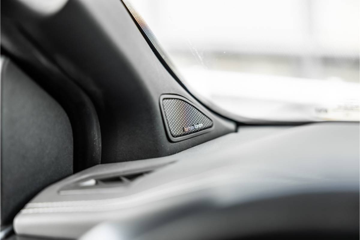 Volkswagen Amarok Volkswagen Amarok 3.0 TDI 4Motion | ACC | Side Assist | 360 Camera | Trekhaak | Harman Kardon | 20” velgen | Grijs kenteken | CarPlay | Lederen bekleding | Navigatie | Elek stoelen | LED Koplampen | Nieuwe APK