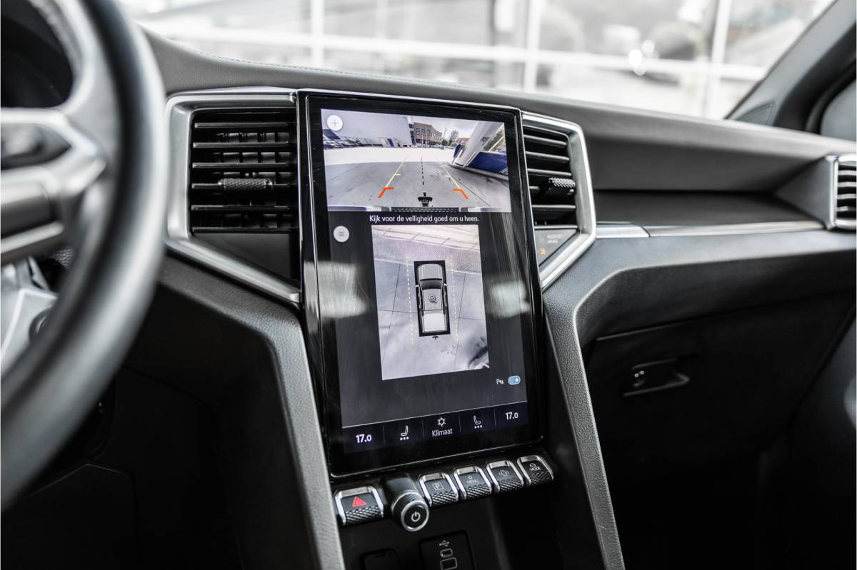 Volkswagen Amarok Volkswagen Amarok 3.0 TDI 4Motion | ACC | Side Assist | 360 Camera | Trekhaak | Harman Kardon | 20” velgen | Grijs kenteken | CarPlay | Lederen bekleding | Navigatie | Elek stoelen | LED Koplampen | Nieuwe APK
