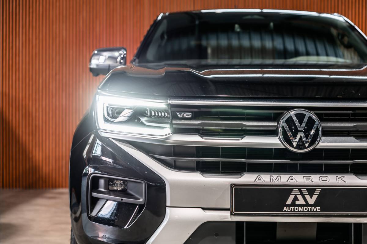 Volkswagen Amarok Volkswagen Amarok 3.0 TDI 4Motion | ACC | Side Assist | 360 Camera | Trekhaak | Harman Kardon | 20” velgen | Grijs kenteken | CarPlay | Lederen bekleding | Navigatie | Elek stoelen | LED Koplampen | Nieuwe APK