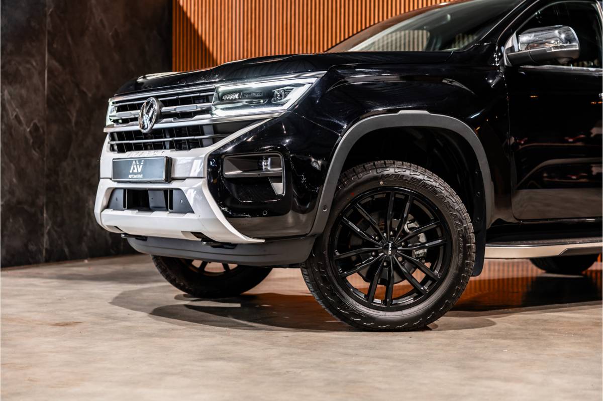 Volkswagen Amarok Volkswagen Amarok 3.0 TDI 4Motion | ACC | Side Assist | 360 Camera | Trekhaak | Harman Kardon | 20” velgen | Grijs kenteken | CarPlay | Lederen bekleding | Navigatie | Elek stoelen | LED Koplampen | Nieuwe APK