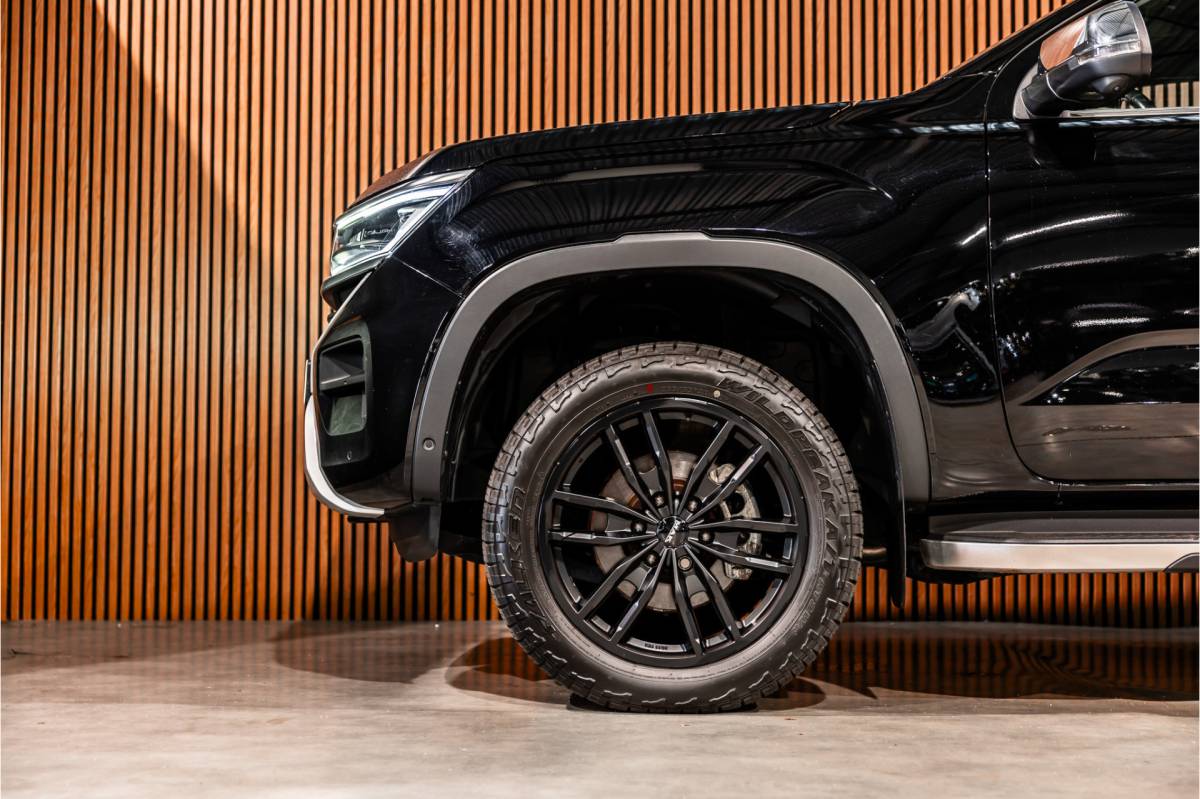 Volkswagen Amarok Volkswagen Amarok 3.0 TDI 4Motion | ACC | Side Assist | 360 Camera | Trekhaak | Harman Kardon | 20” velgen | Grijs kenteken | CarPlay | Lederen bekleding | Navigatie | Elek stoelen | LED Koplampen | Nieuwe APK