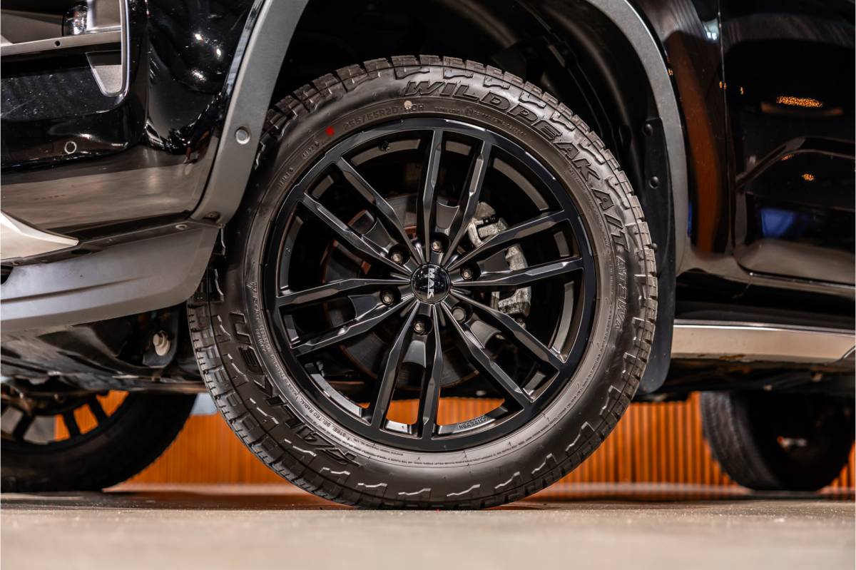 Volkswagen Amarok Volkswagen Amarok 3.0 TDI 4Motion | ACC | Side Assist | 360 Camera | Trekhaak | Harman Kardon | 20” velgen | Grijs kenteken | CarPlay | Lederen bekleding | Navigatie | Elek stoelen | LED Koplampen | Nieuwe APK