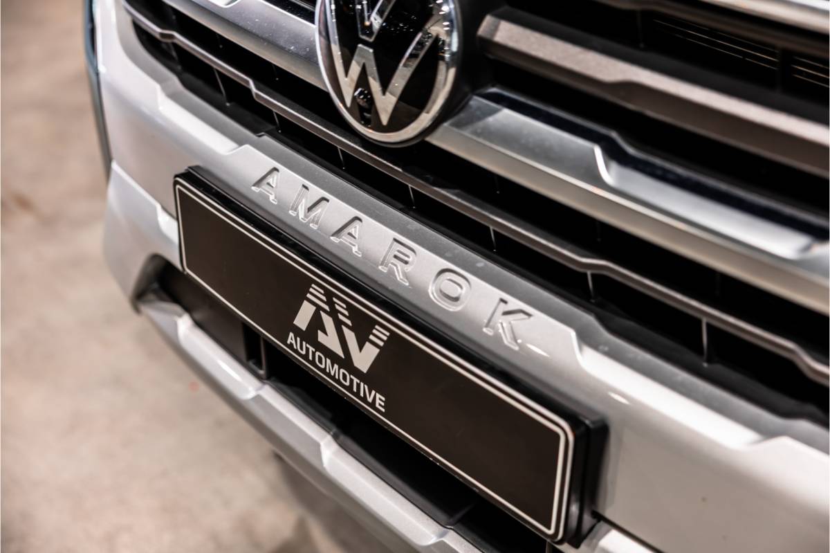 Volkswagen Amarok Volkswagen Amarok 3.0 TDI 4Motion | ACC | Side Assist | 360 Camera | Trekhaak | Harman Kardon | 20” velgen | Grijs kenteken | CarPlay | Lederen bekleding | Navigatie | Elek stoelen | LED Koplampen | Nieuwe APK